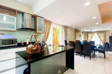 (FACING OPEN)(GATED GUARDED) 2.5 Storey Semi-D, Kemensah Mewah, Ampang