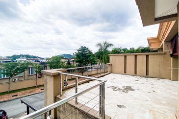 (FACING OPEN)(GATED GUARDED) 2.5 Storey Semi-D, Kemensah Mewah, Ampang