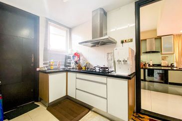 (FACING OPEN)(GATED GUARDED) 2.5 Storey Semi-D, Kemensah Mewah, Ampang