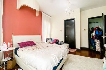 (FACING OPEN)(GATED GUARDED) 2.5 Storey Semi-D, Kemensah Mewah, Ampang