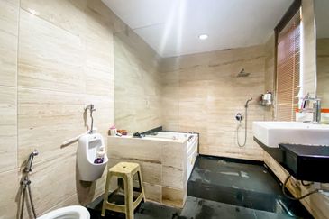 (FACING OPEN)(GATED GUARDED) 2.5 Storey Semi-D, Kemensah Mewah, Ampang