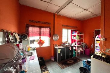 (LOW COST) Single Storey Intermediate Taman Sri Medan, Telok Panglima Garang