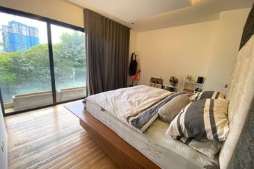 (PRIVATE LIFT)(ROOFTOP) 3 Storey Semi-D Lumina Kiara, Mont Kiara Kuala Lumpur