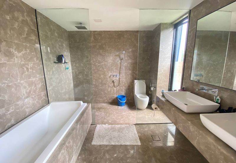 (PRIVATE LIFT)(ROOFTOP) 3 Storey Semi-D Lumina Kiara, Mont Kiara Kuala Lumpur