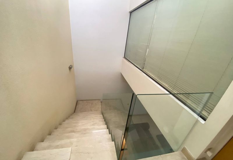 (PRIVATE LIFT)(ROOFTOP) 3 Storey Semi-D Lumina Kiara, Mont Kiara Kuala Lumpur