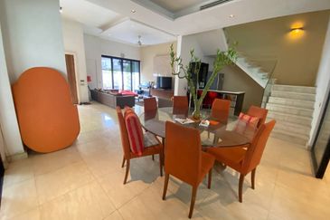 (PRIVATE LIFT)(ROOFTOP) 3 Storey Semi-D Lumina Kiara, Mont Kiara Kuala Lumpur