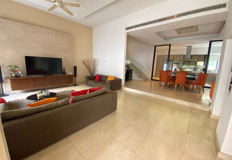 (PRIVATE LIFT)(ROOFTOP) 3 Storey Semi-D Lumina Kiara, Mont Kiara Kuala Lumpur