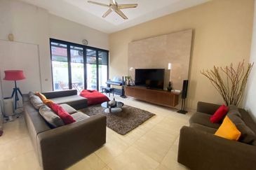 (PRIVATE LIFT)(ROOFTOP) 3 Storey Semi-D Lumina Kiara, Mont Kiara Kuala Lumpur