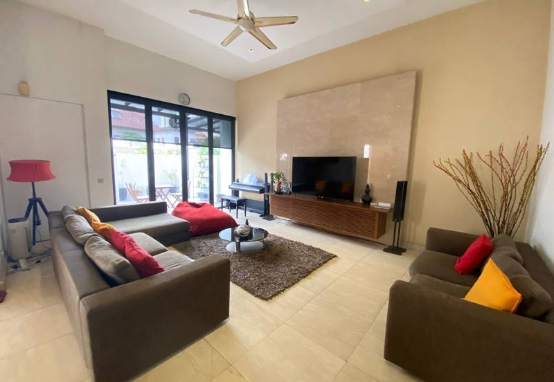 (PRIVATE LIFT)(ROOFTOP) 3 Storey Semi-D Lumina Kiara, Mont Kiara Kuala Lumpur