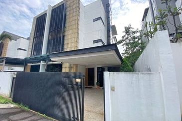 (PRIVATE LIFT)(ROOFTOP) 3 Storey Semi-D Lumina Kiara, Mont Kiara Kuala Lumpur