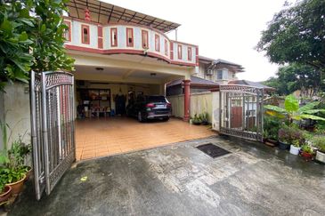 (SPACIOUS)(FULLY EXTENDED) Renovated 2 Storey Terrace Damai Bakti, Alam Damai Cheras