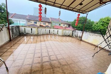 (SPACIOUS)(FULLY EXTENDED) Renovated 2 Storey Terrace Damai Bakti, Alam Damai Cheras