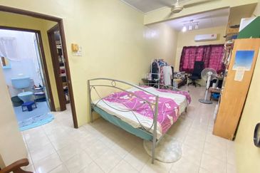 (SPACIOUS)(FULLY EXTENDED) Renovated 2 Storey Terrace Damai Bakti, Alam Damai Cheras