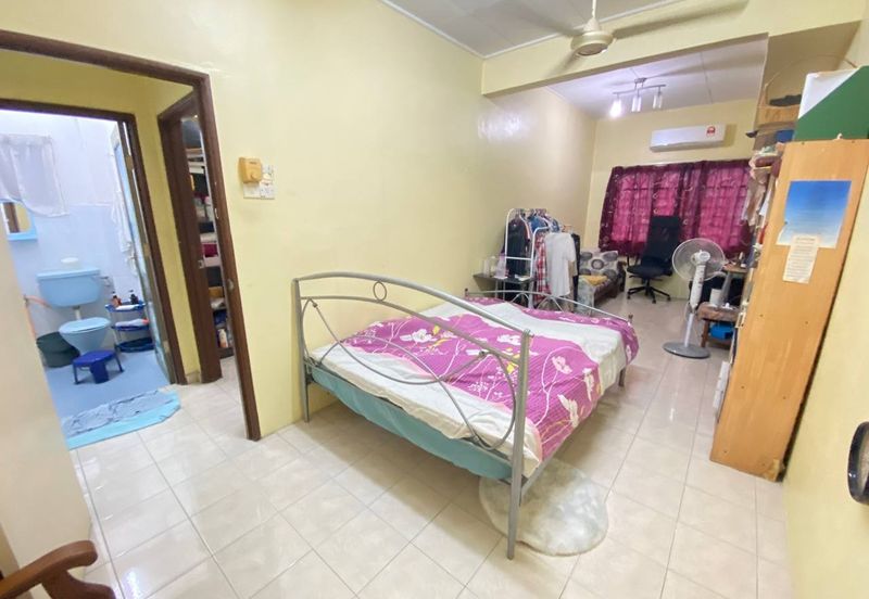 (SPACIOUS)(FULLY EXTENDED) Renovated 2 Storey Terrace Damai Bakti, Alam Damai Cheras