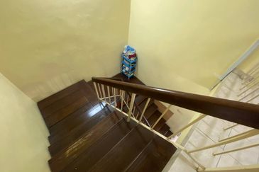(SPACIOUS)(FULLY EXTENDED) Renovated 2 Storey Terrace Damai Bakti, Alam Damai Cheras
