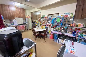 (SPACIOUS)(FULLY EXTENDED) Renovated 2 Storey Terrace Damai Bakti, Alam Damai Cheras