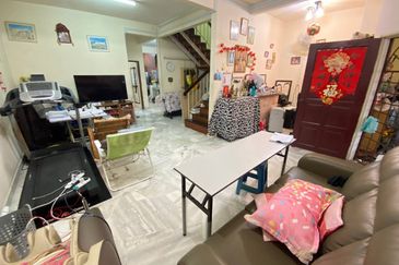 (SPACIOUS)(FULLY EXTENDED) Renovated 2 Storey Terrace Damai Bakti, Alam Damai Cheras