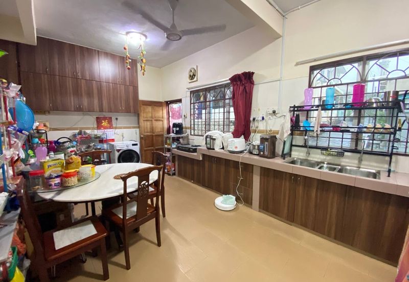 (SPACIOUS)(FULLY EXTENDED) Renovated 2 Storey Terrace Damai Bakti, Alam Damai Cheras