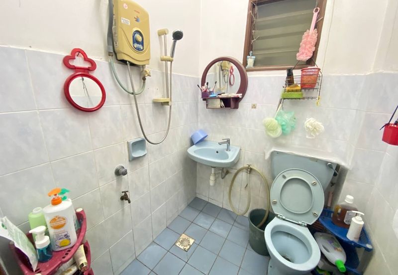 (SPACIOUS)(FULLY EXTENDED) Renovated 2 Storey Terrace Damai Bakti, Alam Damai Cheras