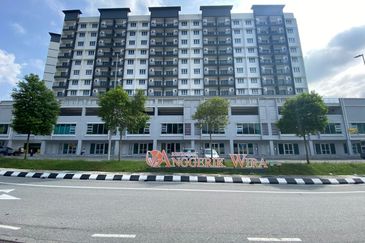 (GATED GUARDED) Apartment Residensi Anggerik Wira, Hulu Langat Selangor