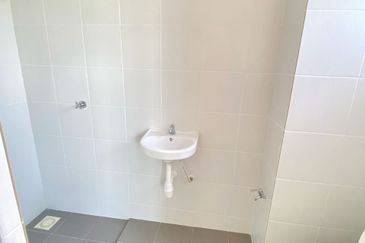 (GATED GUARDED) Apartment Residensi Anggerik Wira, Hulu Langat Selangor