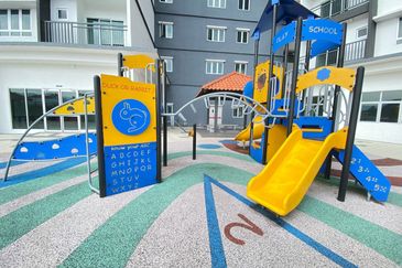 (GATED GUARDED) Apartment Residensi Anggerik Wira, Hulu Langat Selangor