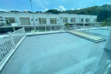 (GATED GUARDED) 2 Storey Terrace Cadena Type Ara Sendayan, Bandar Baru Sri Sendayan, Seremban