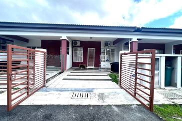 (INTERMEDIATE) Single Storey Terrace Jalan Merbuk Taman Bentara, Telok Panglima Garang