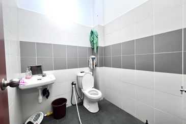 (INTERMEDIATE) Single Storey Terrace Jalan Merbuk Taman Bentara, Telok Panglima Garang