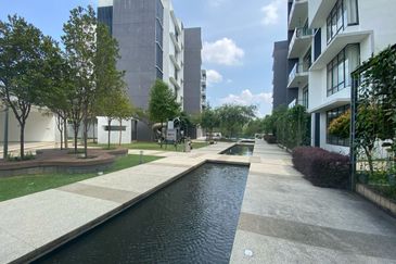 (GATED GUARDED)(BALCONY) Temasya Kasih Condominium, Glenmarie Shah Alam