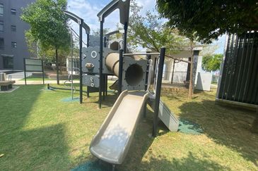 (GATED GUARDED)(BALCONY) Temasya Kasih Condominium, Glenmarie Shah Alam