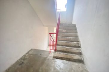 (LOWCOST) Flat Taman Puncak Kinrara 2 Puchong Selangor