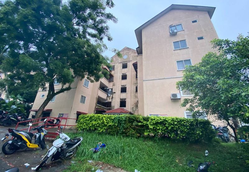 (LOWCOST) Flat Taman Puncak Kinrara 2 Puchong Selangor