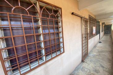 (LOWCOST) Flat Taman Puncak Kinrara 2 Puchong Selangor