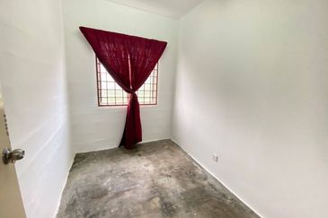 (LOWCOST) Flat Taman Puncak Kinrara 2 Puchong Selangor