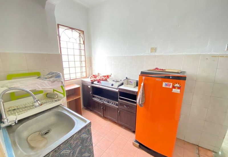 (LOWCOST) Flat Taman Puncak Kinrara 2 Puchong Selangor