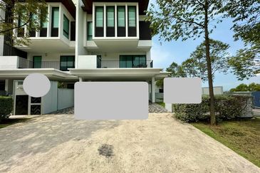 (PRIVATE ELEVATOR)(FULLY FURNISHED) Corner Lot 3.5 Storey Superlink Terrace With Private Elevator Duta Villa @ Setia Alam
