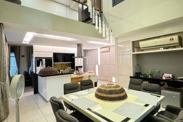 (RENOVATED) 3 Storey Bungalow @ Casabella, Kota Damansara PJ (Type D)