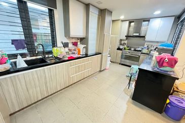 (RENOVATED) 3 Storey Bungalow @ Casabella, Kota Damansara PJ (Type D)