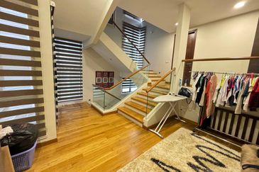 (RENOVATED) 3 Storey Bungalow @ Casabella, Kota Damansara PJ (Type D)