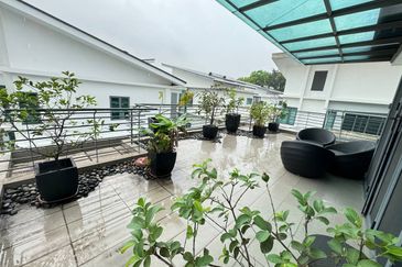 (RENOVATED) 3 Storey Bungalow @ Casabella, Kota Damansara PJ (Type D)