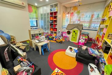 (RENOVATED) 3 Storey Bungalow @ Casabella, Kota Damansara PJ (Type D)