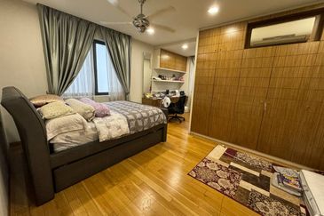 (RENOVATED) 3 Storey Bungalow @ Casabella, Kota Damansara PJ (Type D)