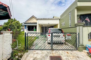 (CORNER LOT) Single Storey Terrace, Taman Rasah Jaya, Seremban
