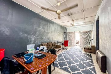 (CORNER LOT) Single Storey Terrace, Taman Rasah Jaya, Seremban