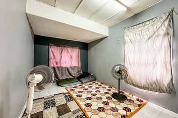 (CORNER LOT) Single Storey Terrace, Taman Rasah Jaya, Seremban