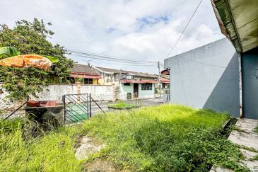 (CORNER LOT) Single Storey Terrace, Taman Rasah Jaya, Seremban