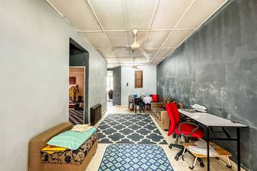 (CORNER LOT) Single Storey Terrace, Taman Rasah Jaya, Seremban