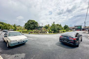 (CORNER LOT) Single Storey Terrace, Taman Rasah Jaya, Seremban