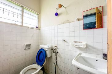 (CORNER LOT) Single Storey Terrace, Taman Rasah Jaya, Seremban